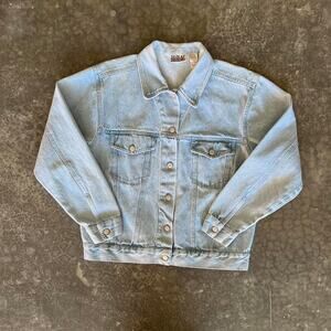 Vintage Bill-Blass light wash jean jacket